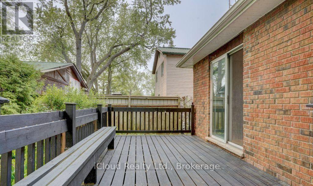 325 Dyson Road, Pickering, Ontario  L1W 2N1 - Photo 23 - E13636240
