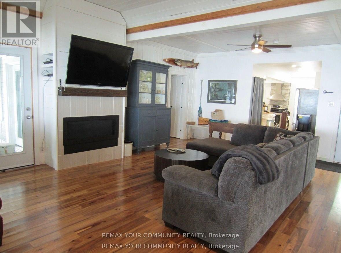 6576 Quarry Point Road, Ramara, Ontario  L3V 0S3 - Photo 4 - S13663136