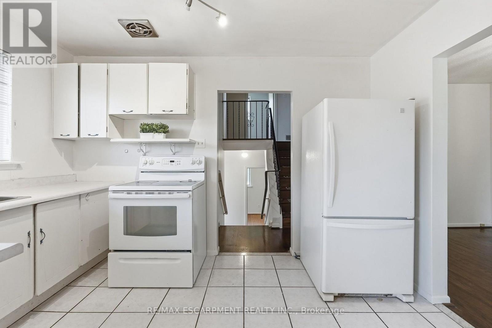 2469 Padstow Crescent, Mississauga, Ontario  L5J 2G2 - Photo 7 - W13663372