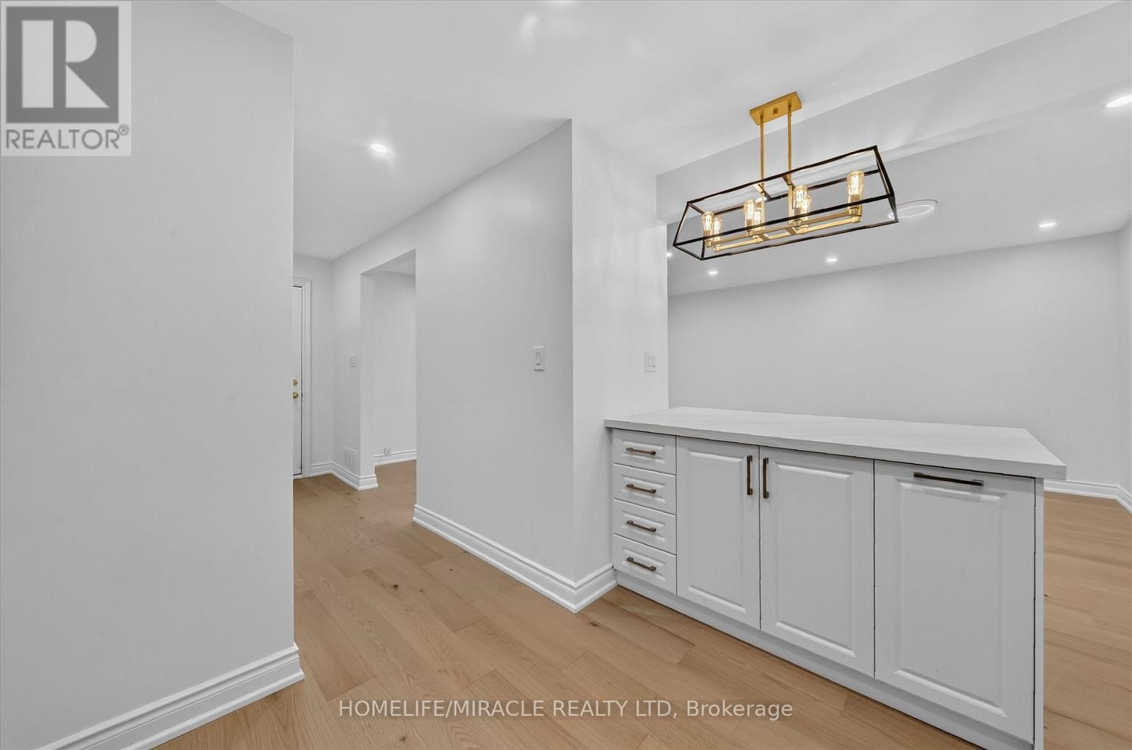 18 Elderfield Crescent, Toronto, Ontario M9C 3K7 - Photo 15 - W13663384