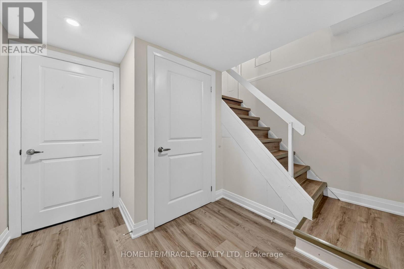 18 Elderfield Crescent, Toronto, Ontario M9C 3K7 - Photo 25 - W13663384