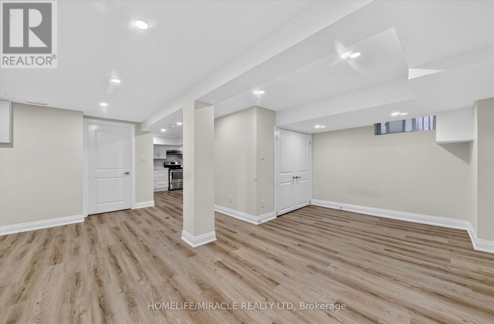18 Elderfield Crescent, Toronto, Ontario M9C 3K7 - Photo 29 - W13663384