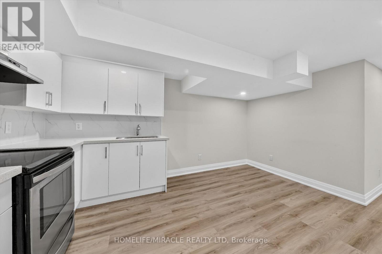 18 Elderfield Crescent, Toronto, Ontario M9C 3K7 - Photo 33 - W13663384