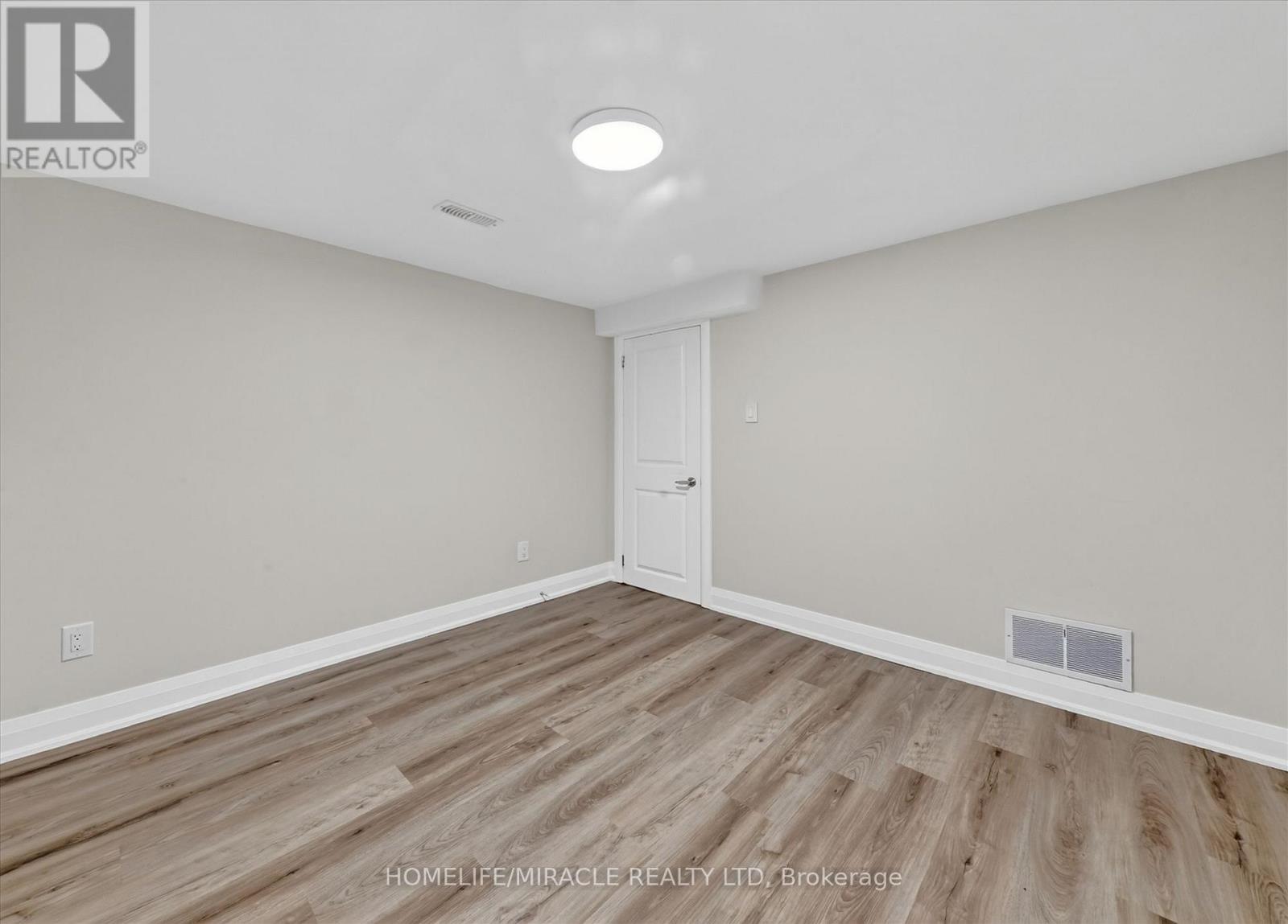 18 Elderfield Crescent, Toronto, Ontario M9C 3K7 - Photo 36 - W13663384