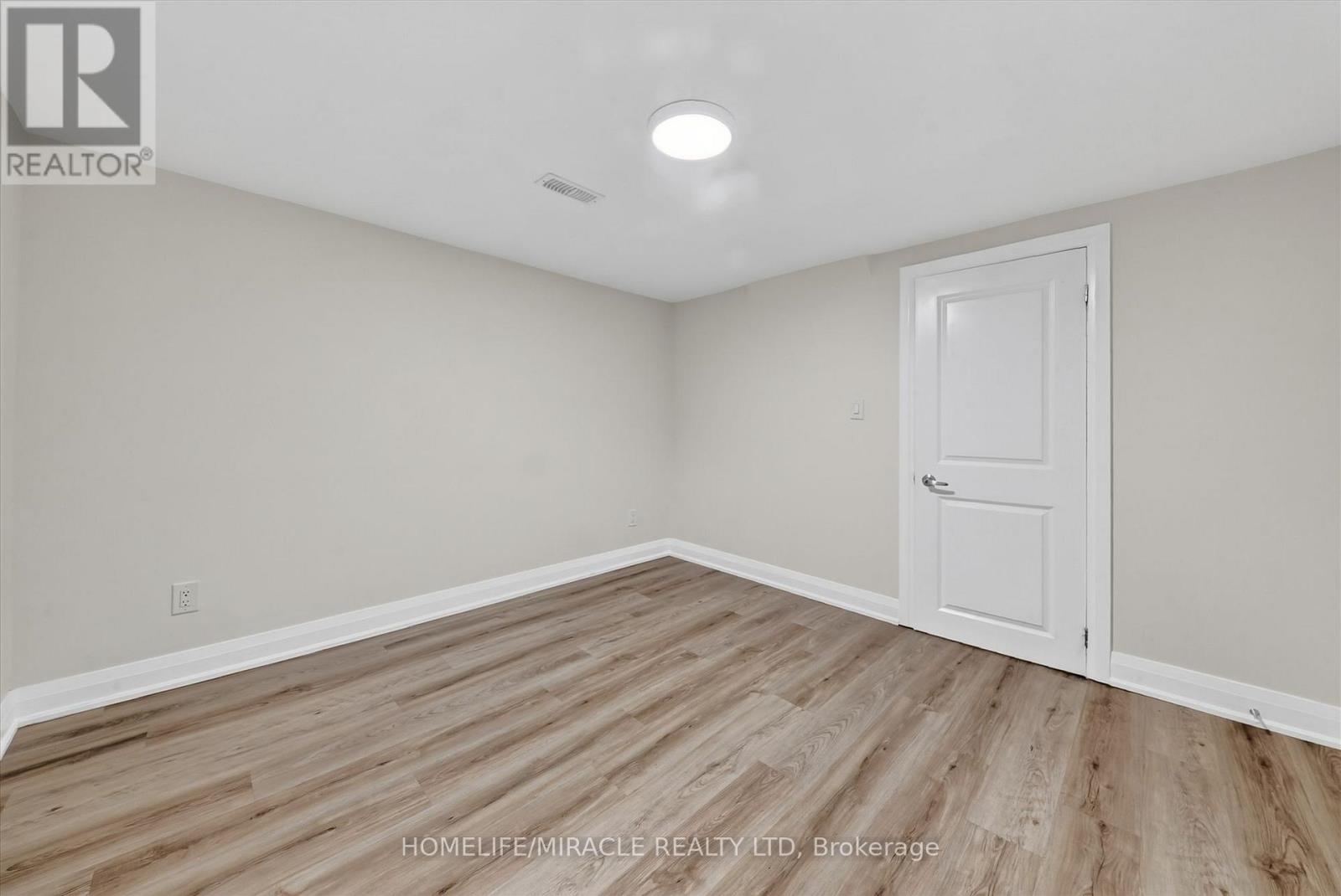 18 Elderfield Crescent, Toronto, Ontario M9C 3K7 - Photo 39 - W13663384