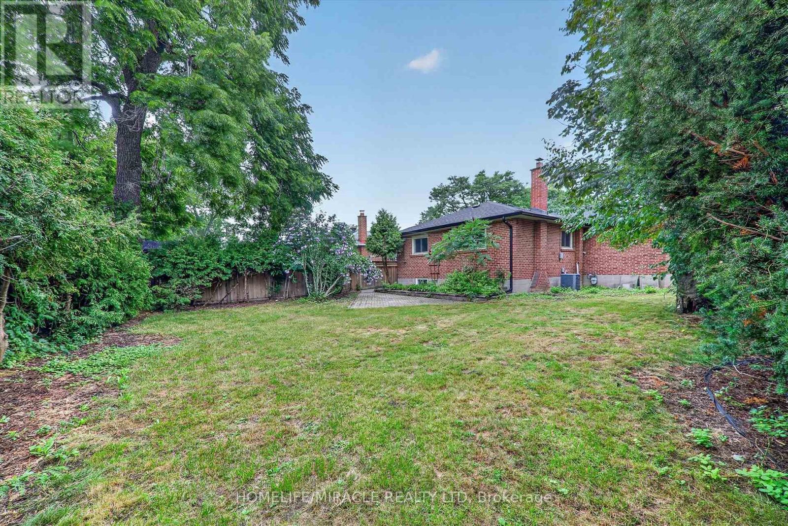 18 Elderfield Crescent, Toronto, Ontario M9C 3K7 - Photo 42 - W13663384