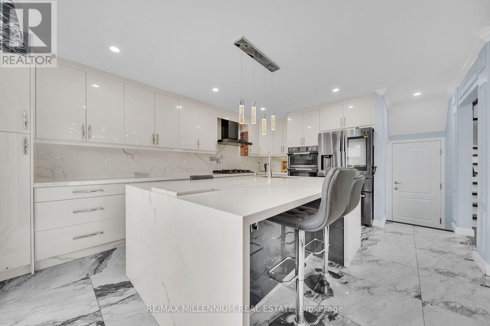 54 Buick Boulevard, Brampton, Ontario  L7A 3X7 - Photo 16 - W13663390