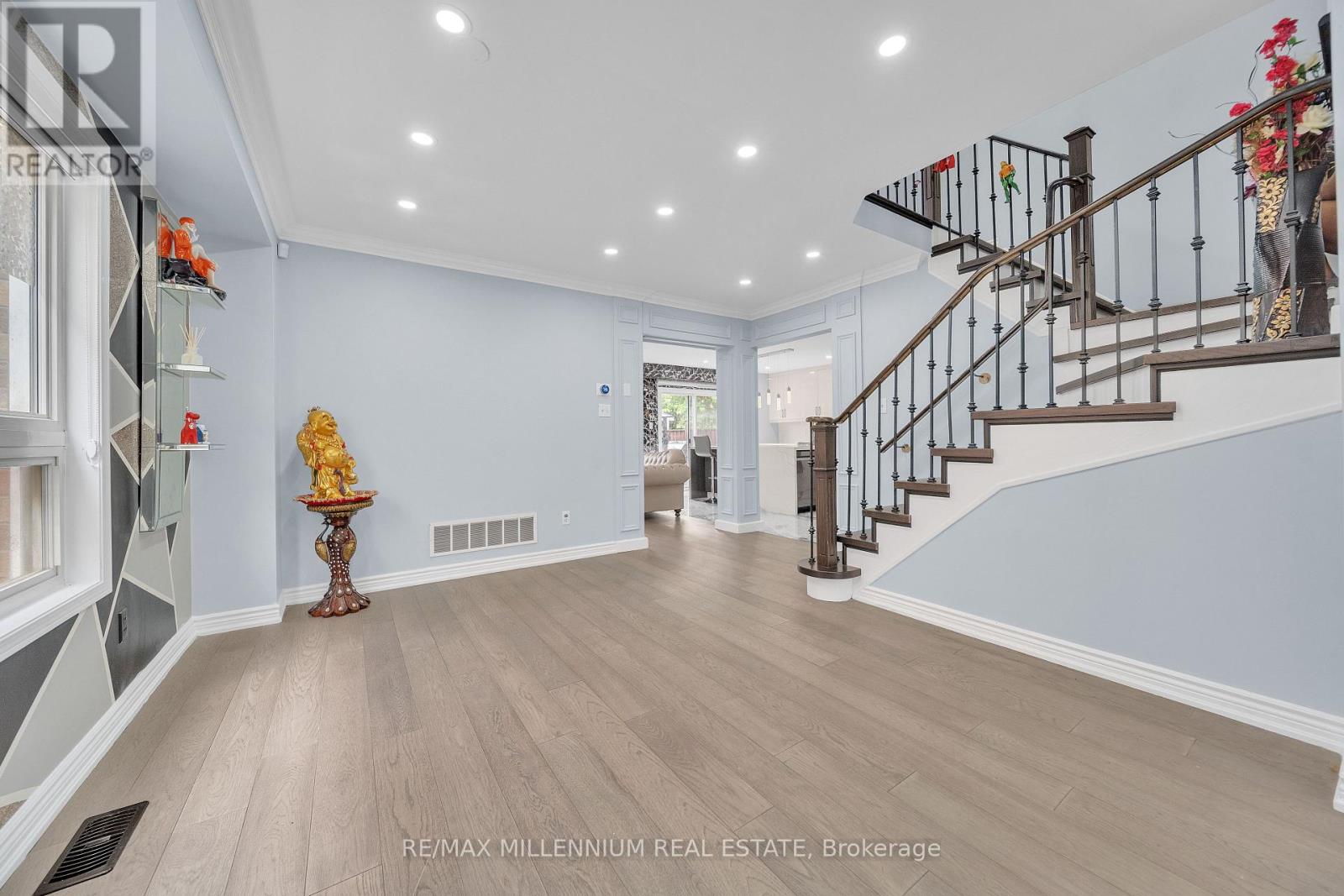 54 Buick Boulevard, Brampton, Ontario  L7A 3X7 - Photo 8 - W13663390
