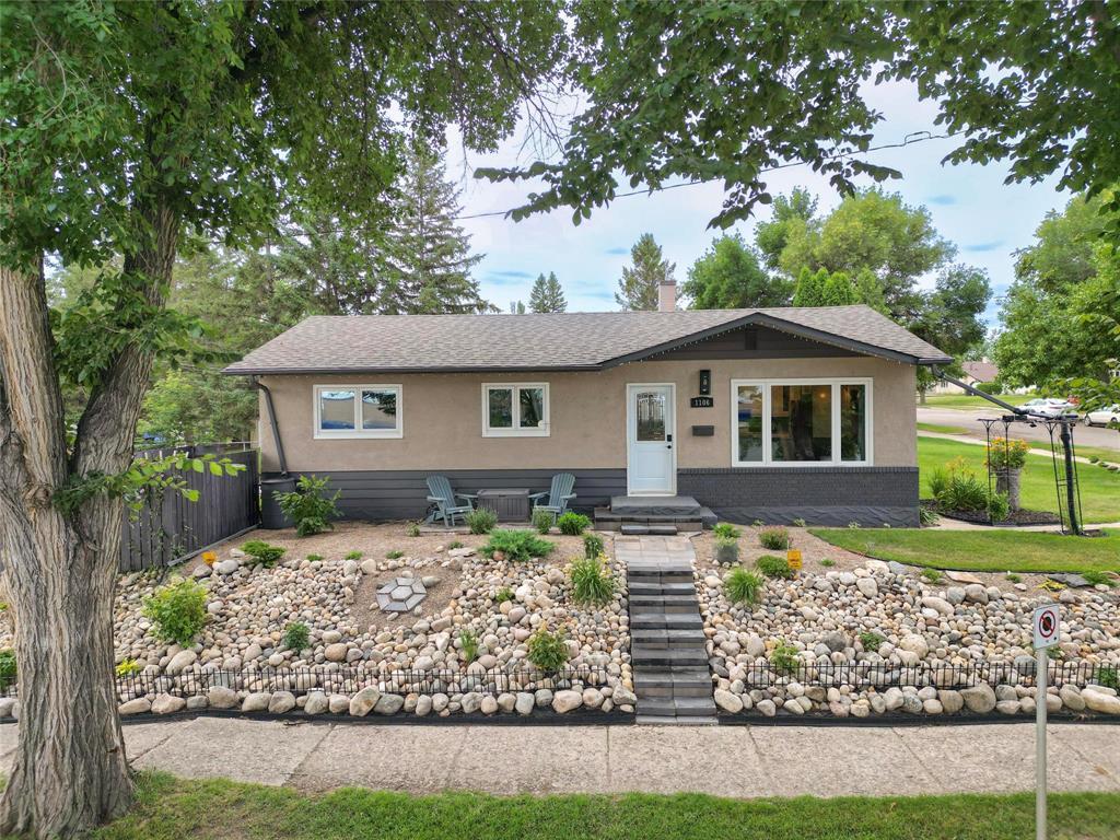 1106 Louise Avenue E, Brandon, Manitoba  R7A 1Y4 - Photo 0 - 202620048