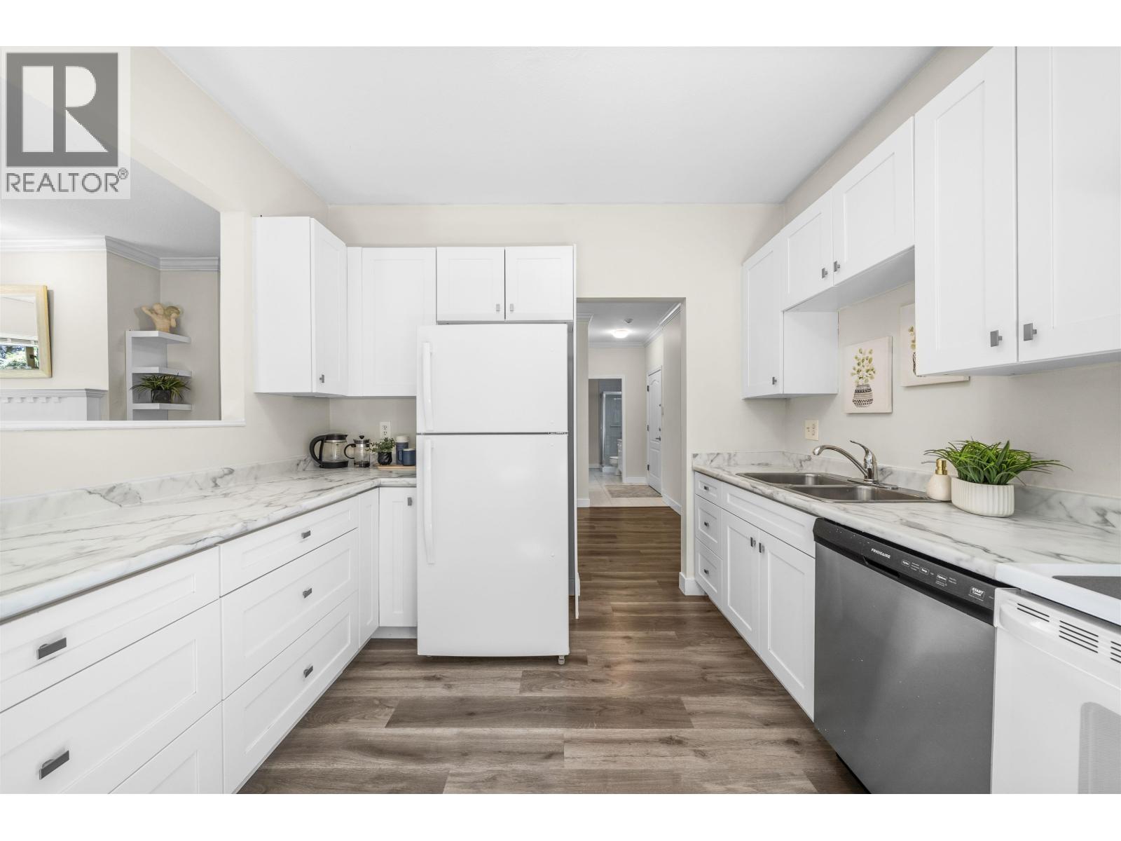 105 6688 BURLINGTON AVENUE, Burnaby, British Columbia