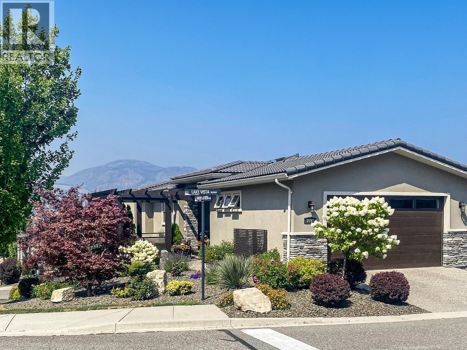 1696 Lake Vista Road, Kelowna, British Columbia