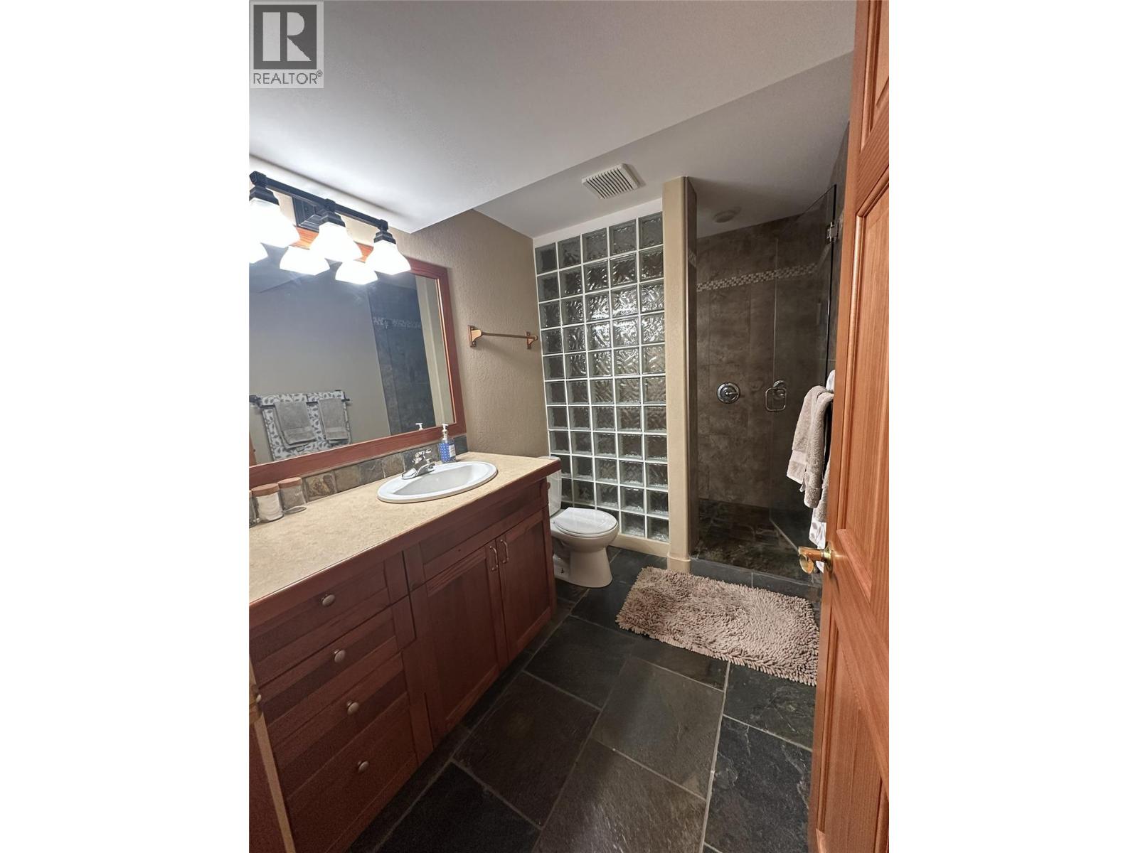 460 Galway Place, Vernon, British Columbia  V1H 2G2 - Photo 11 - 10395053