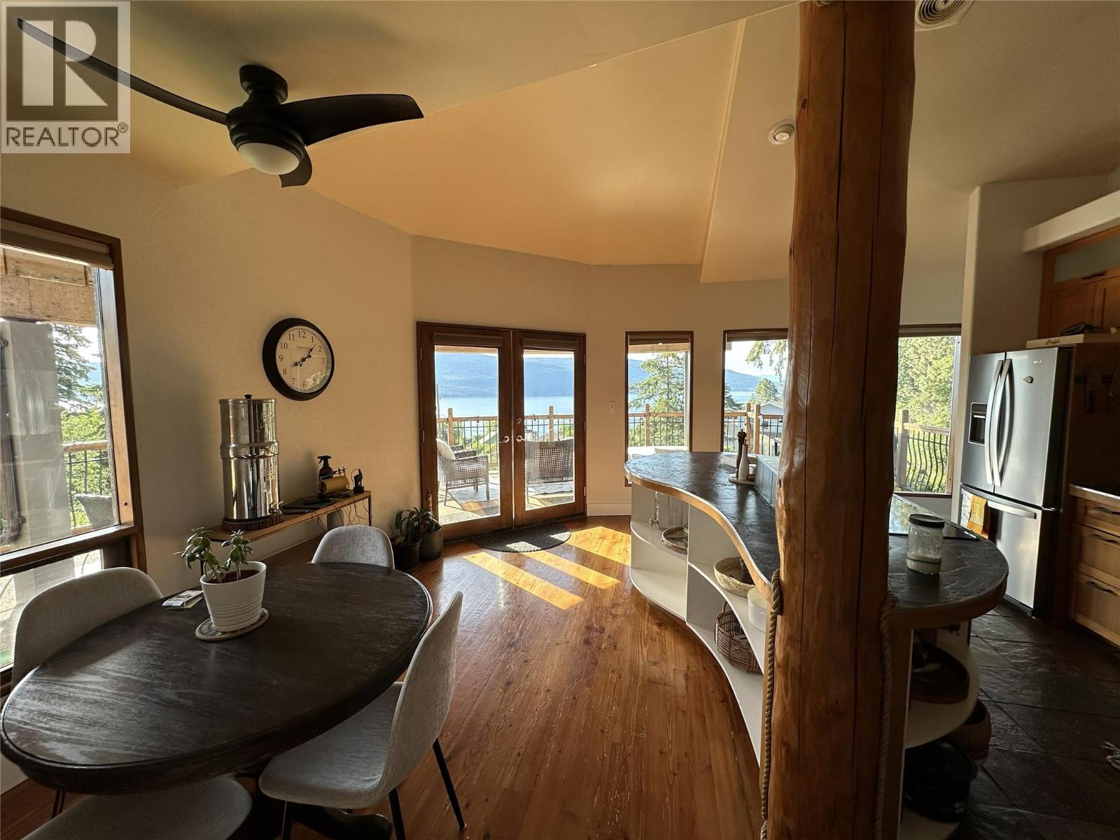 460 Galway Place, Vernon, British Columbia  V1H 2G2 - Photo 8 - 10395053