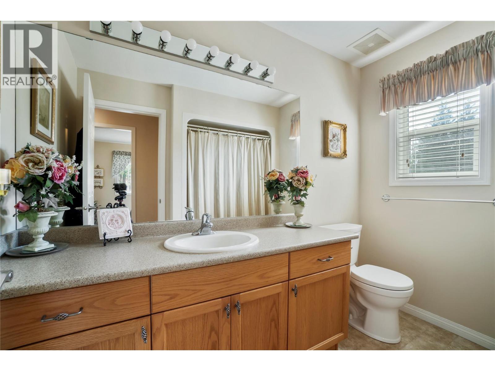 1406 Huckleberry Drive, Sorrento, British Columbia  V0E 2W1 - Photo 25 - 10395158