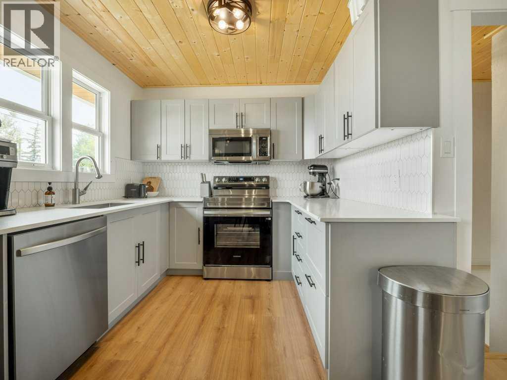 690 Florence Street, Pincher Creek, Alberta  T0K 1W0 - Photo 14 - A2336203