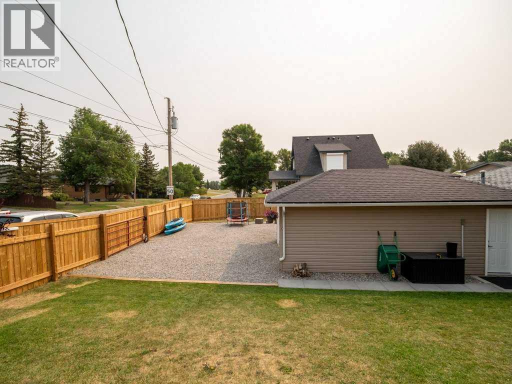 690 Florence Street, Pincher Creek, Alberta  T0K 1W0 - Photo 39 - A2336203