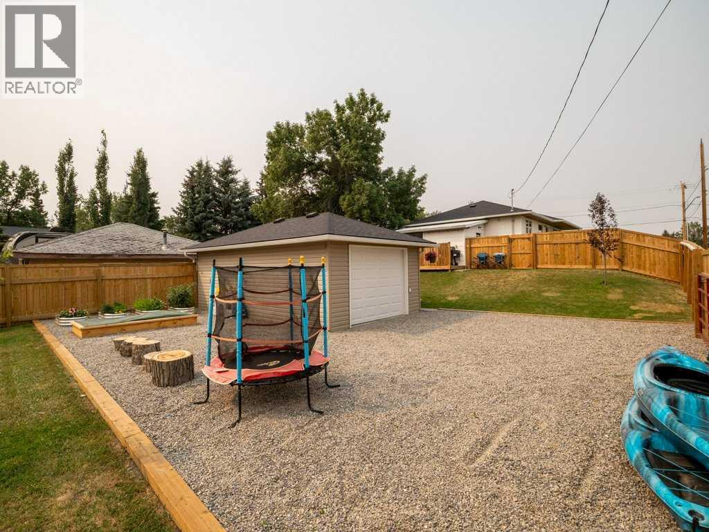 690 Florence Street, Pincher Creek, Alberta  T0K 1W0 - Photo 43 - A2336203