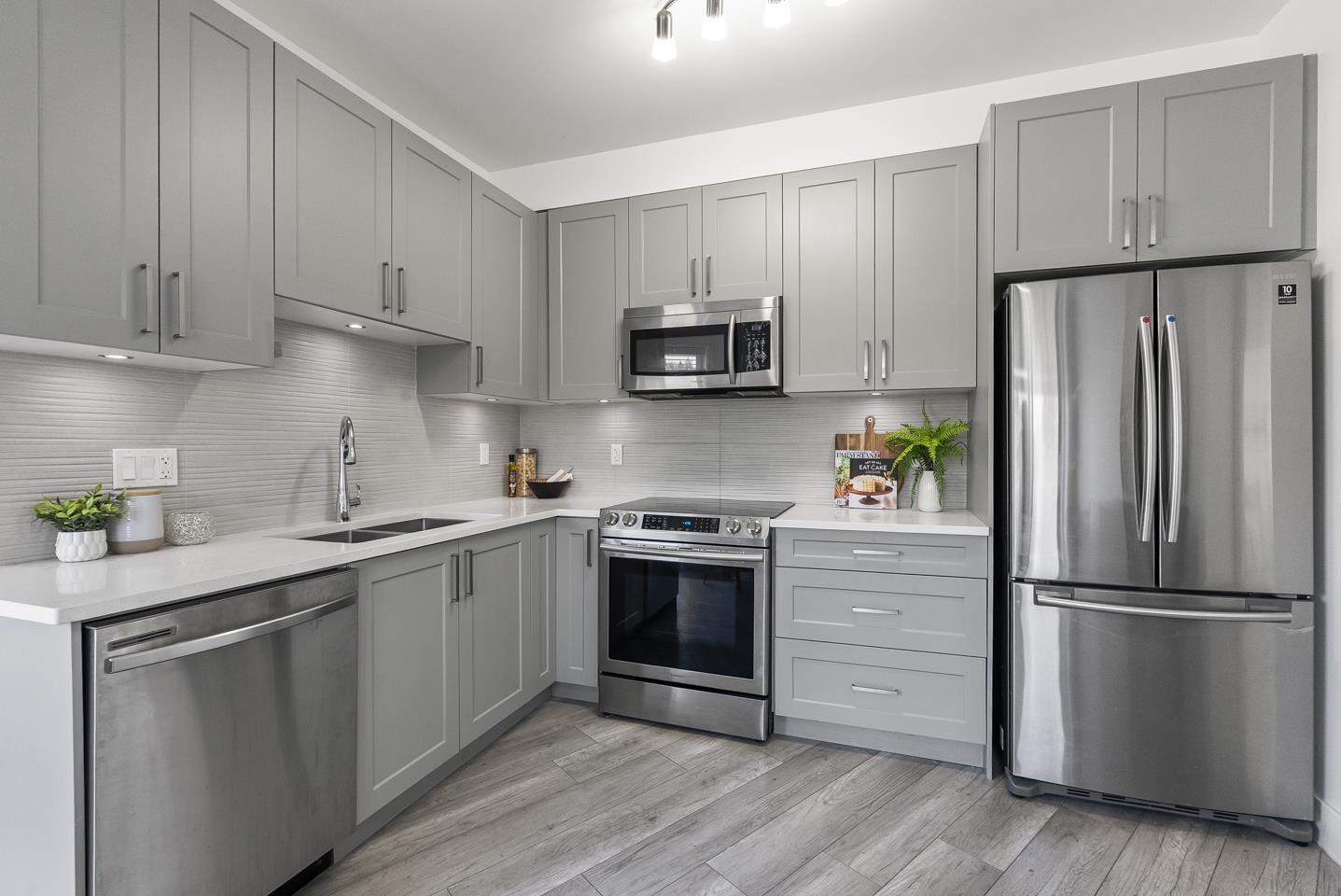 505 13978 Fraser Highway, Surrey, British Columbia  V3T 0P2 - Photo 4 - R3148083