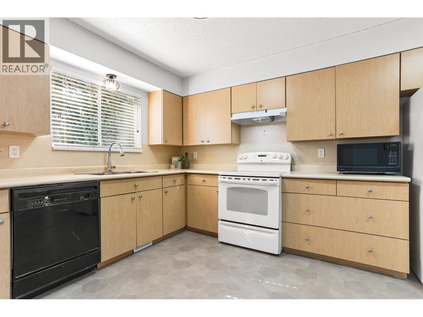 11663 Morris Street, Maple Ridge, British Columbia  V2X 5C5 - Photo 10 - R3131899