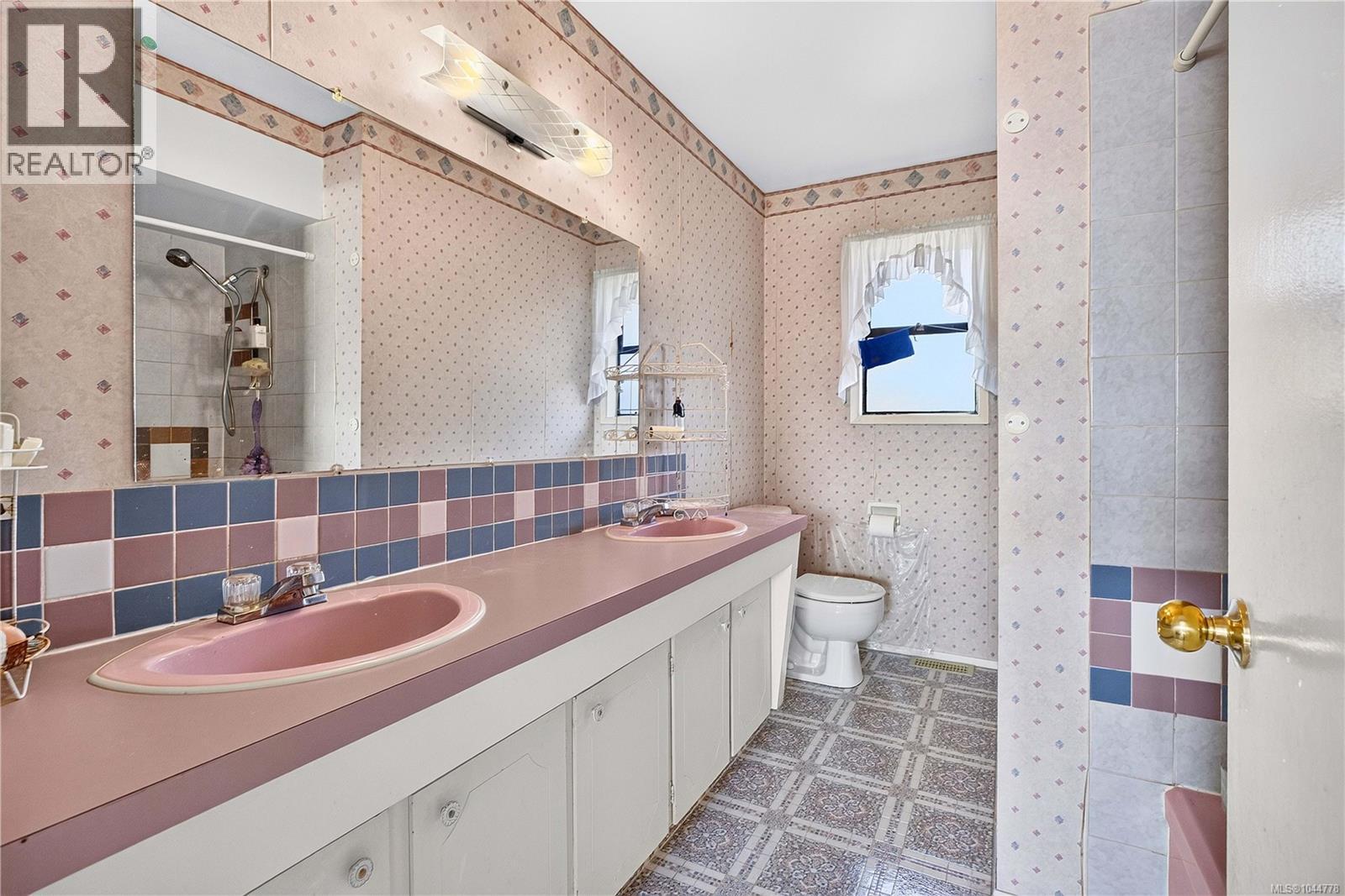 132 Thulin St S, Campbell River, British Columbia  V9W 2J7 - Photo 58 - 1044778