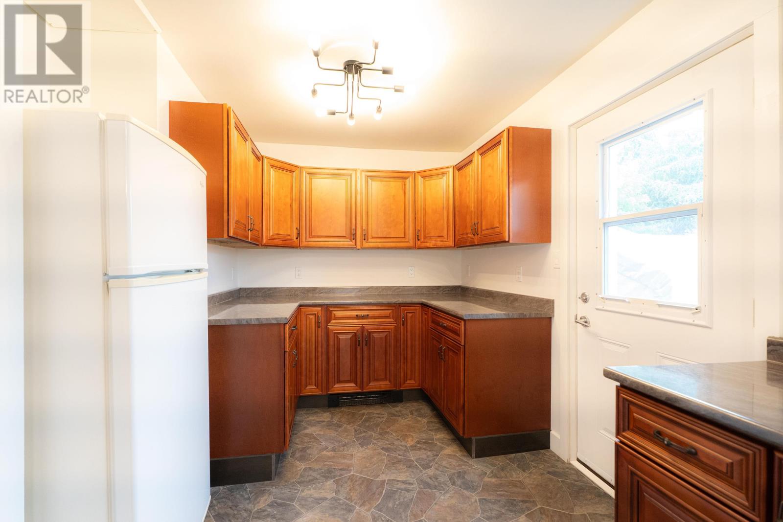 74 Melvin Ave, Thunder Bay, Ontario P7A 7C4 - Photo 14 - TB2601998