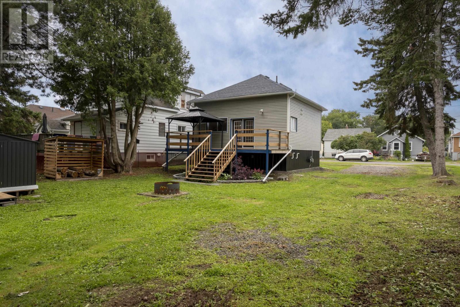 238 Angus St, Thunder Bay, Ontario  P7A 2Y4 - Photo 3 - TB2602330