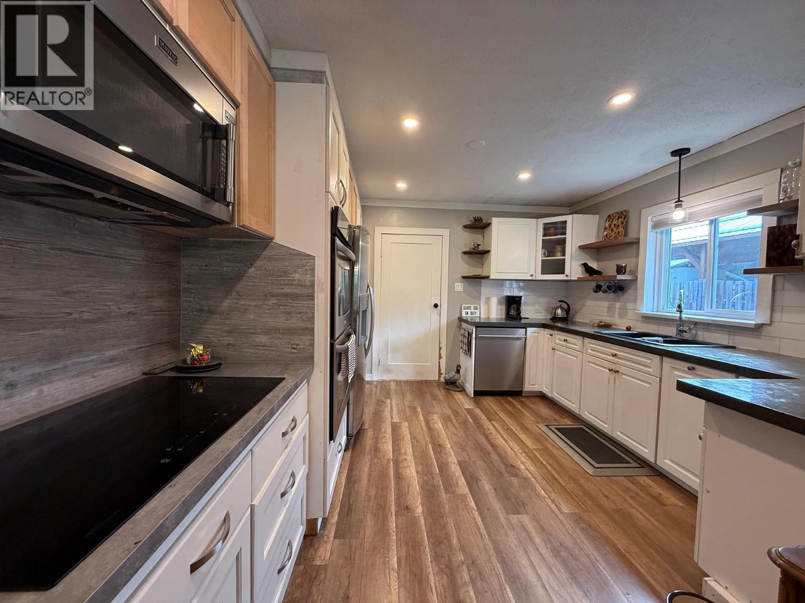 620 Clearwater Village Road, Clearwater, British Columbia  V0E 1N1 - Photo 7 - 10397472