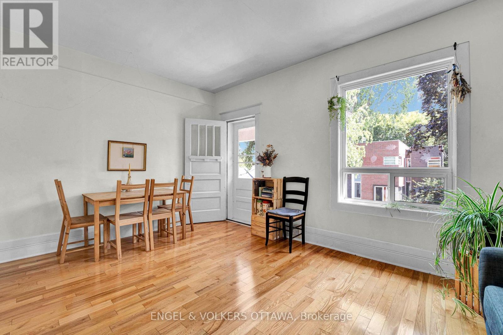 2 - 172 Ivy Crescent, Ottawa, Ontario K1M 1X6 - Photo 2 - X13663466