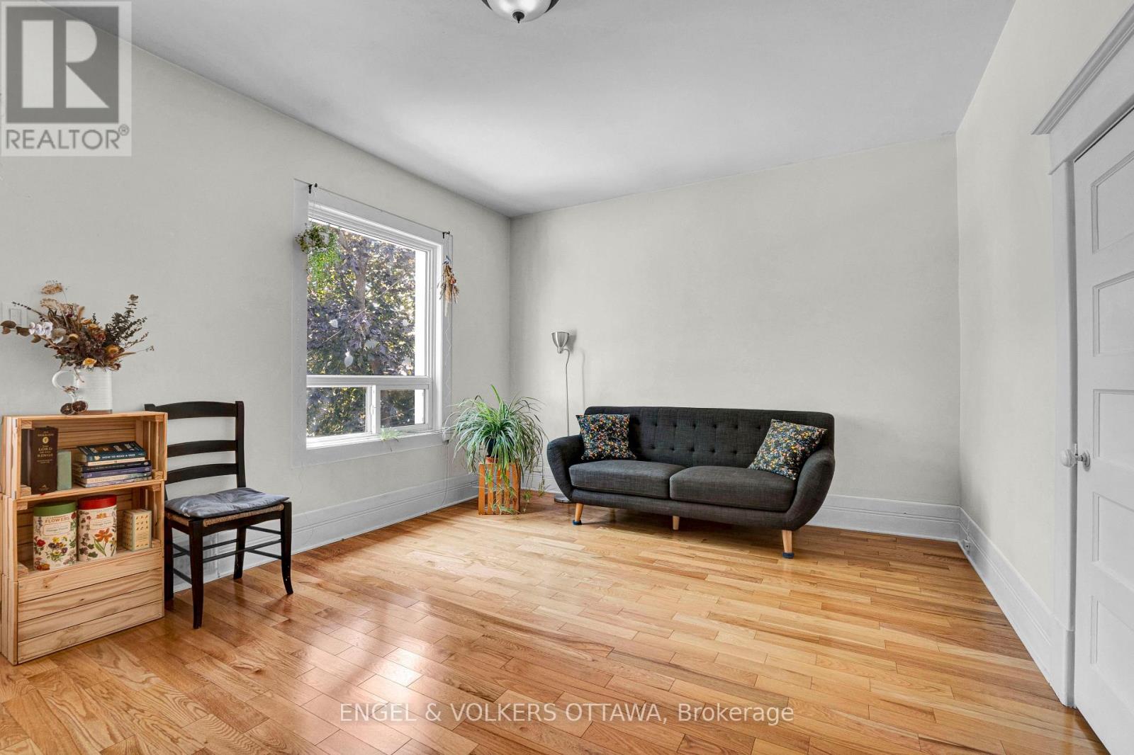 2 - 172 Ivy Crescent, Ottawa, Ontario K1M 1X6 - Photo 3 - X13663466