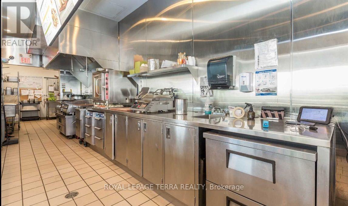 18267 Yonge Street, East Gwillimbury, Ontario  L9N 0J1 - Photo 17 - N13126808