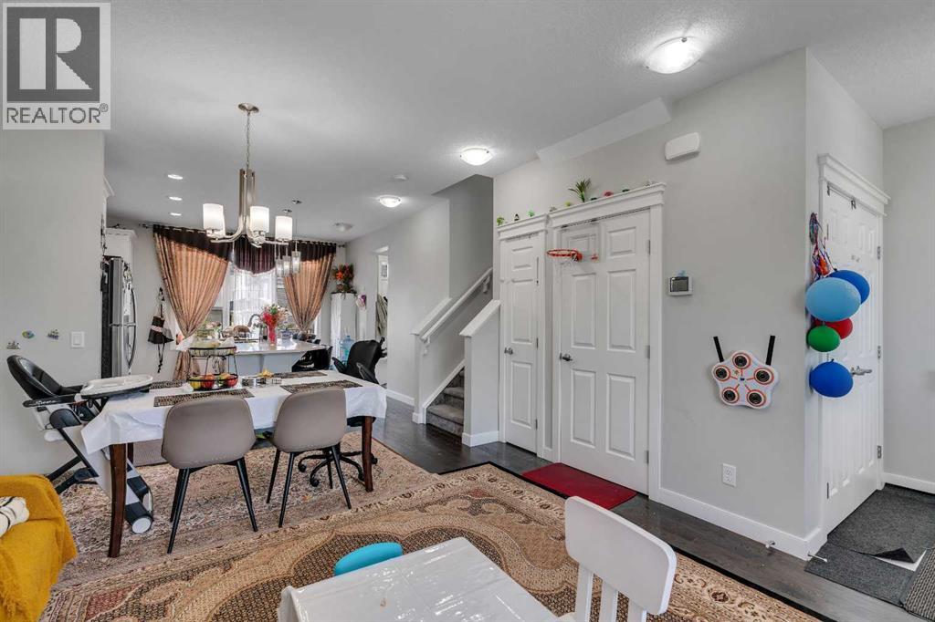 552 Redstone Drive Ne, Calgary, Alberta  T3N 0R3 - Photo 4 - A2310627