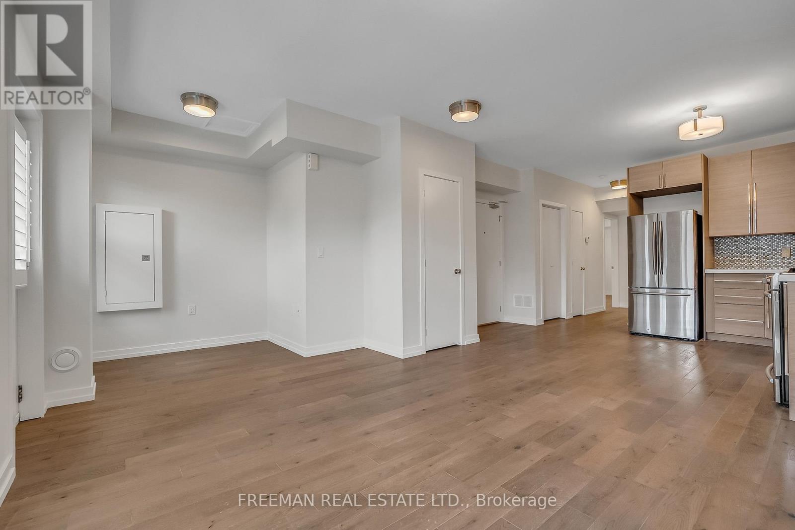 12 Arlington Avenue, Toronto, Ontario  M6G 3K8 - Photo 10 - C13663508