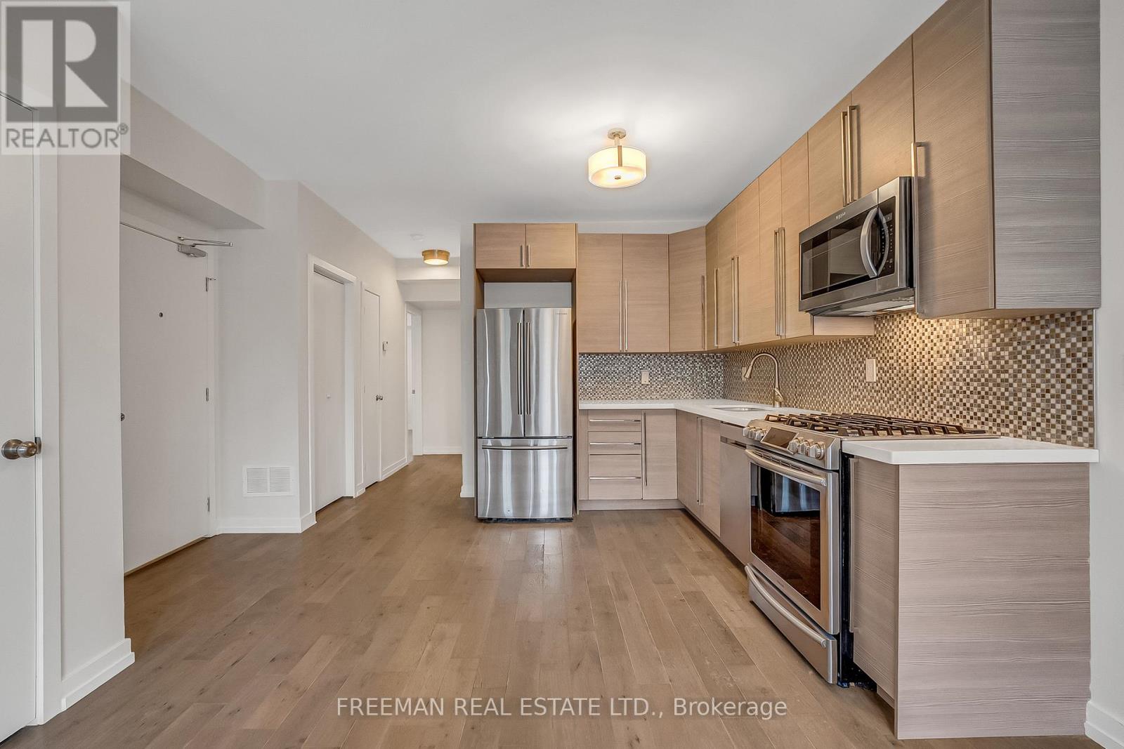 12 Arlington Avenue, Toronto, Ontario  M6G 3K8 - Photo 13 - C13663508