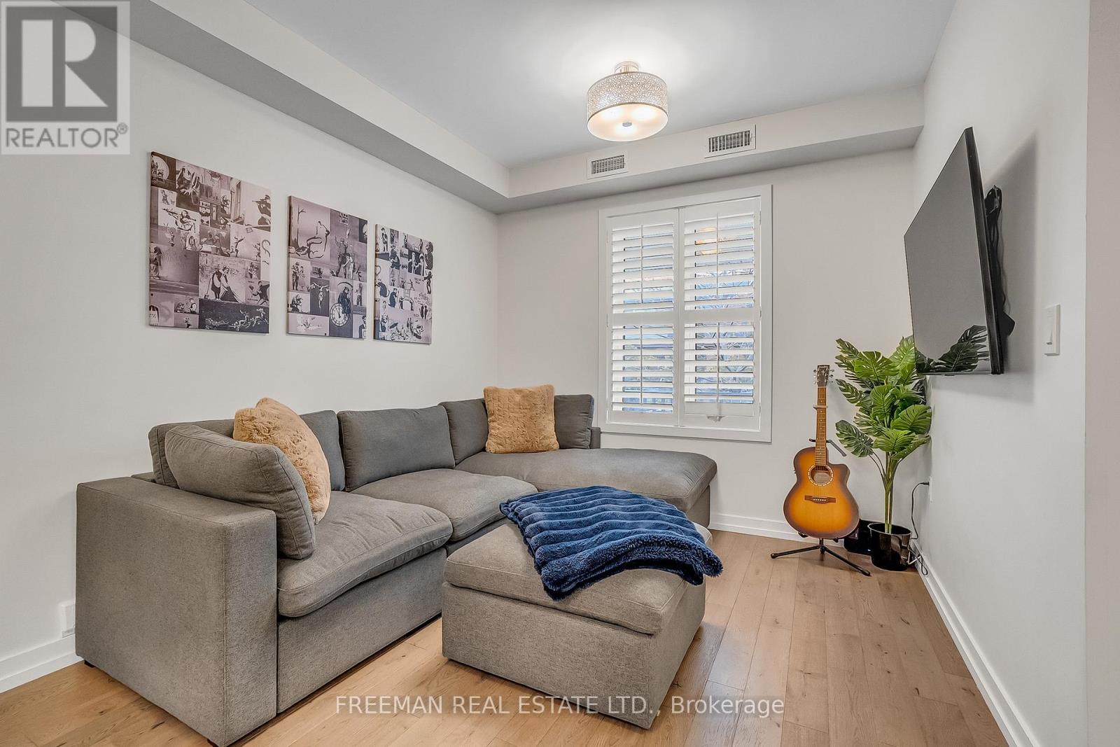 12 Arlington Avenue, Toronto, Ontario  M6G 3K8 - Photo 19 - C13663508