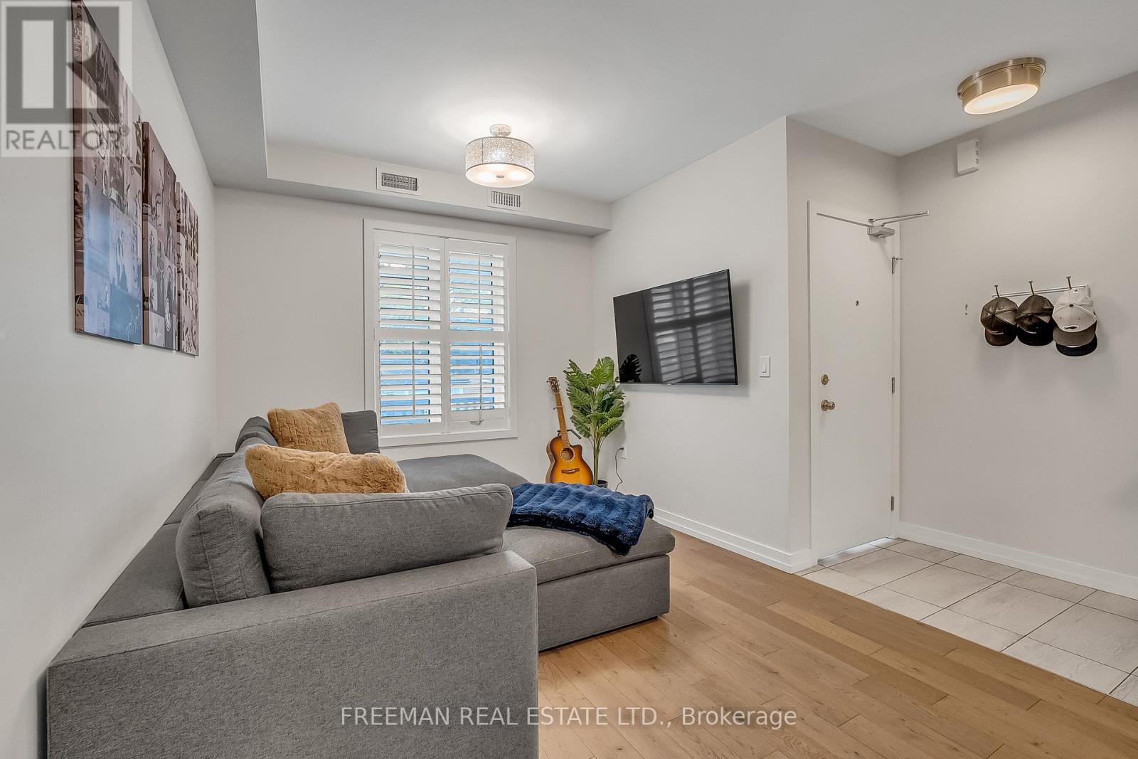 12 Arlington Avenue, Toronto, Ontario  M6G 3K8 - Photo 20 - C13663508