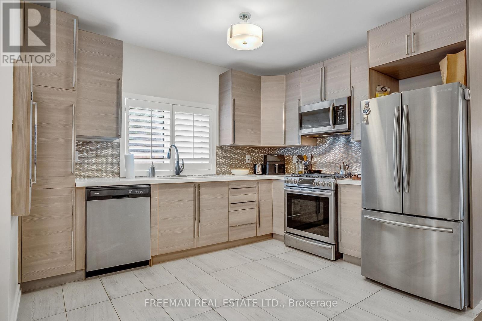 12 Arlington Avenue, Toronto, Ontario  M6G 3K8 - Photo 21 - C13663508