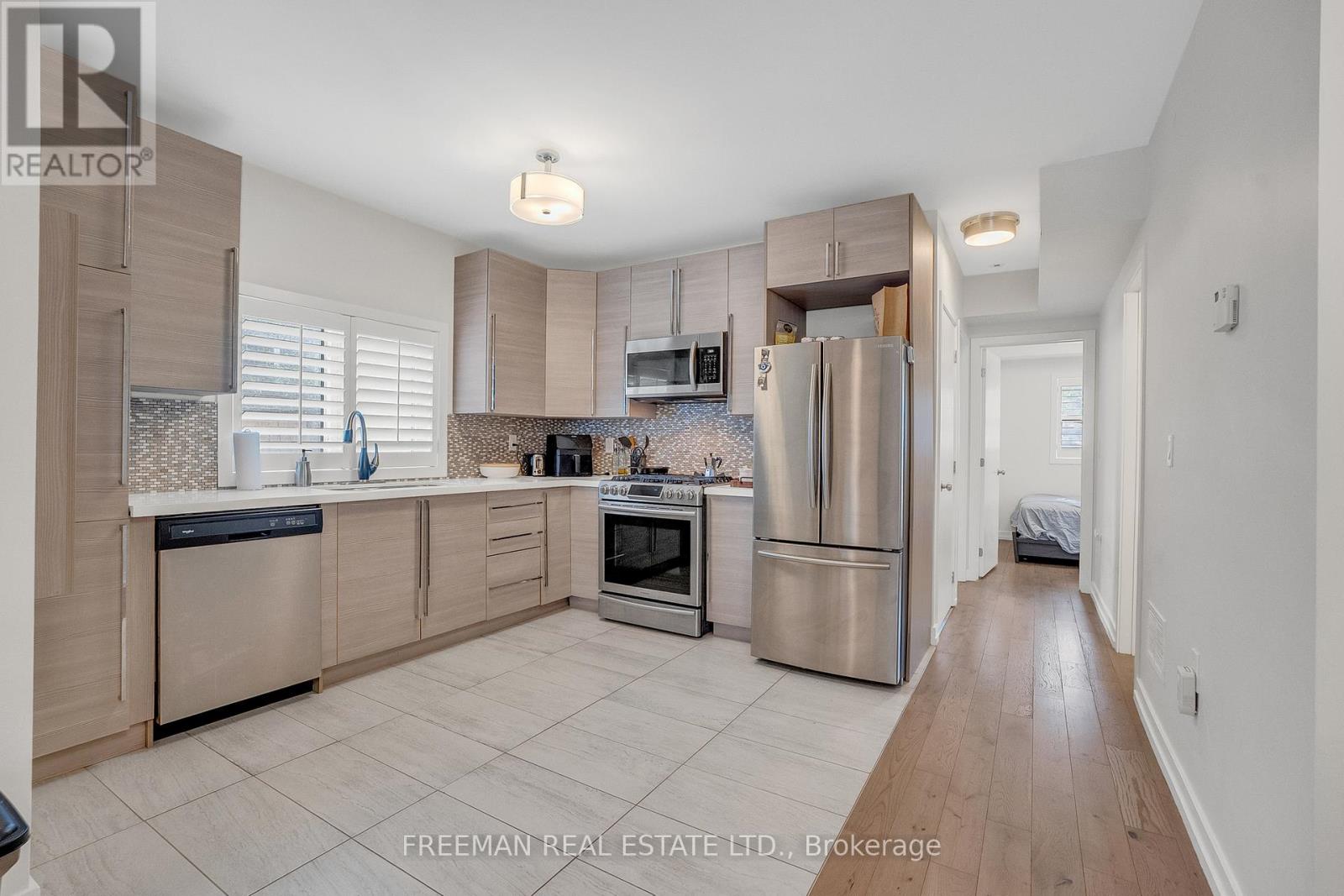 12 Arlington Avenue, Toronto, Ontario  M6G 3K8 - Photo 23 - C13663508