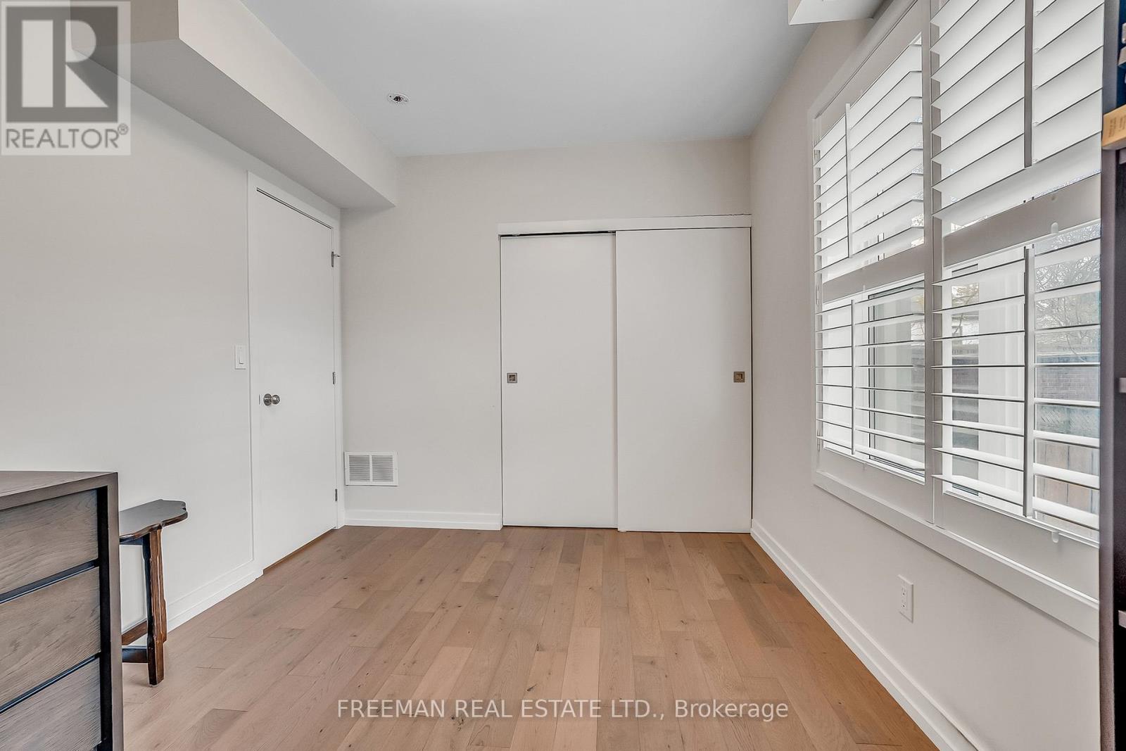 12 Arlington Avenue, Toronto, Ontario  M6G 3K8 - Photo 28 - C13663508