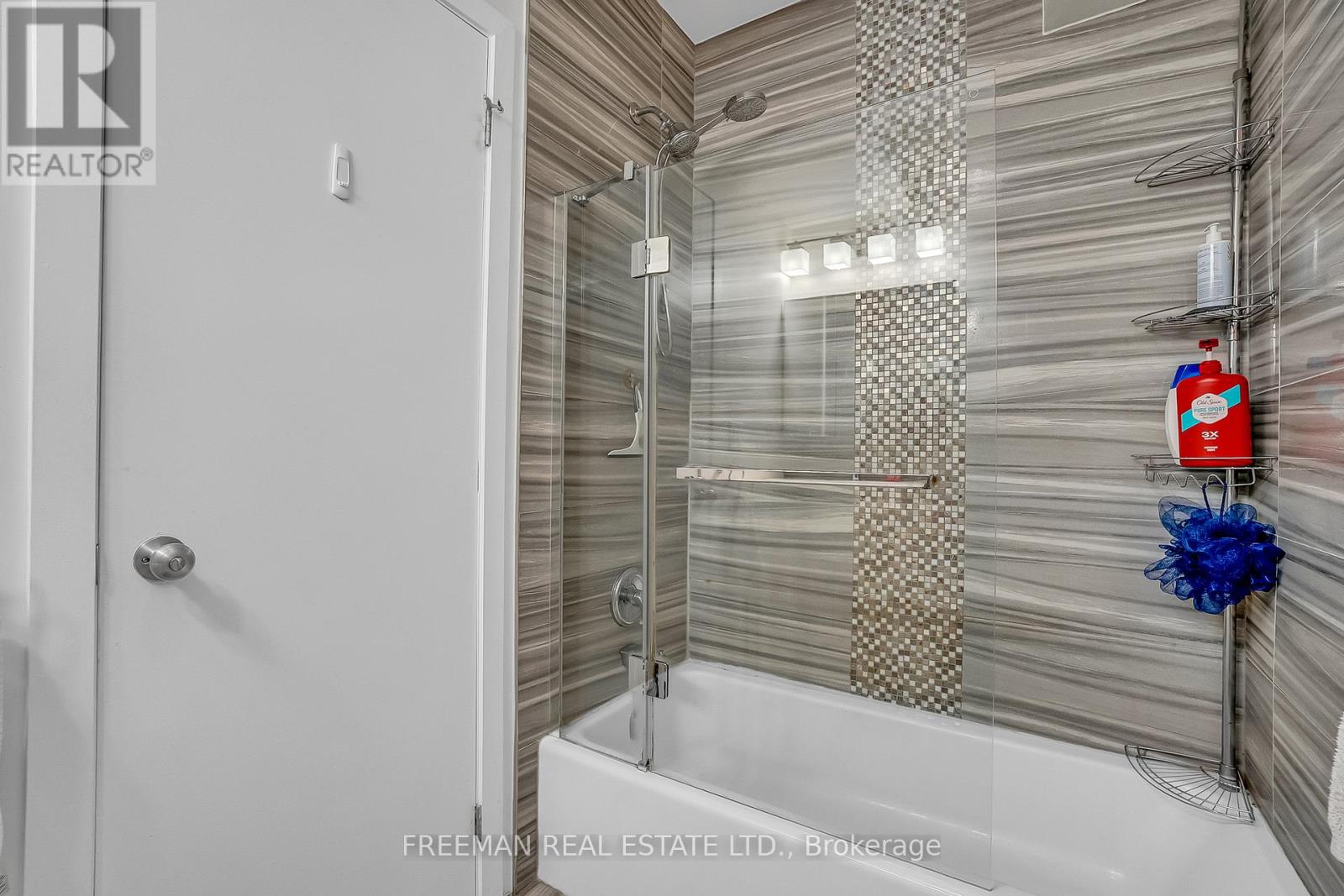12 Arlington Avenue, Toronto, Ontario  M6G 3K8 - Photo 30 - C13663508