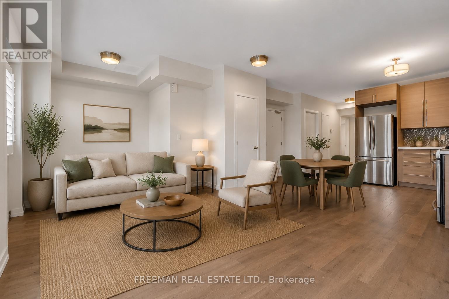 12 Arlington Avenue, Toronto, Ontario  M6G 3K8 - Photo 4 - C13663508
