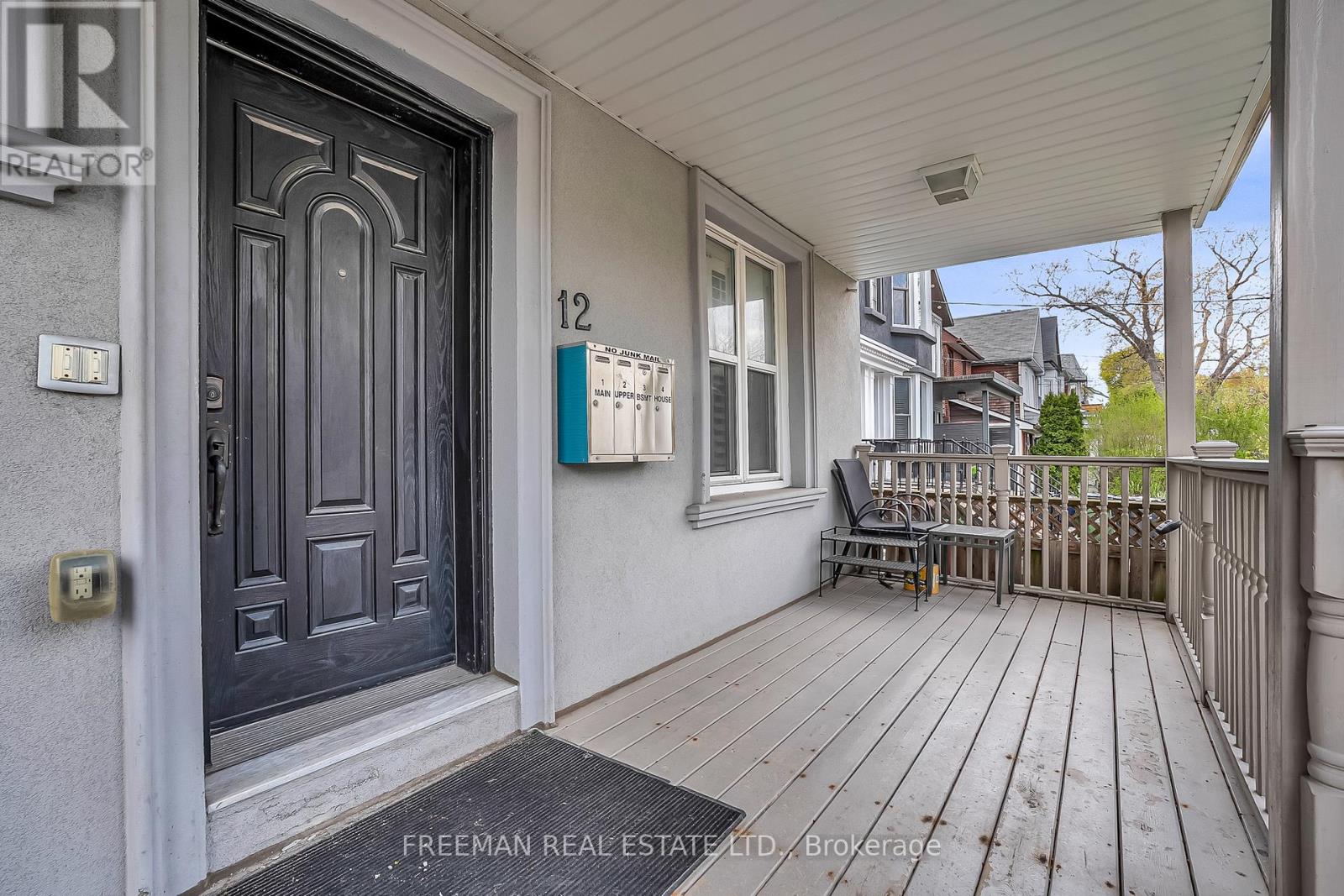 12 Arlington Avenue, Toronto, Ontario  M6G 3K8 - Photo 45 - C13663508