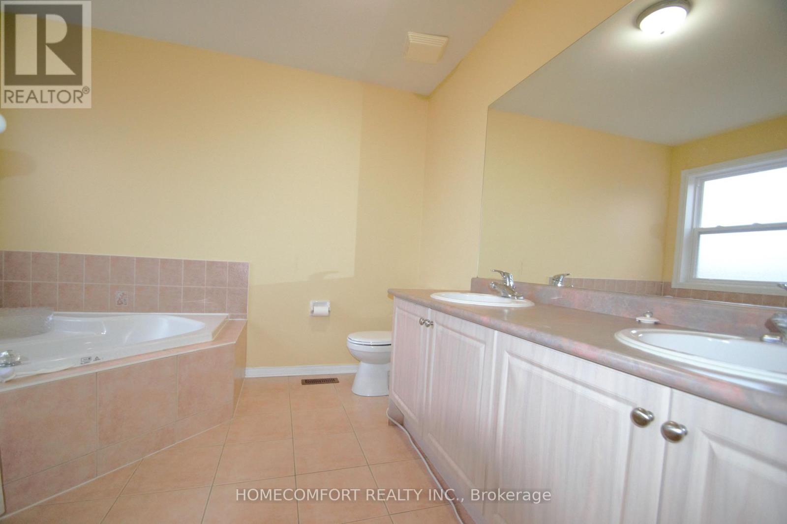 28 Deerwood Crescent, Richmond Hill, Ontario L4E 4B5 - Photo 15 - N13663452