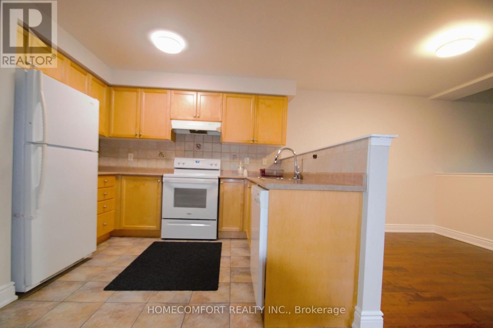 28 Deerwood Crescent, Richmond Hill, Ontario L4E 4B5 - Photo 5 - N13663452