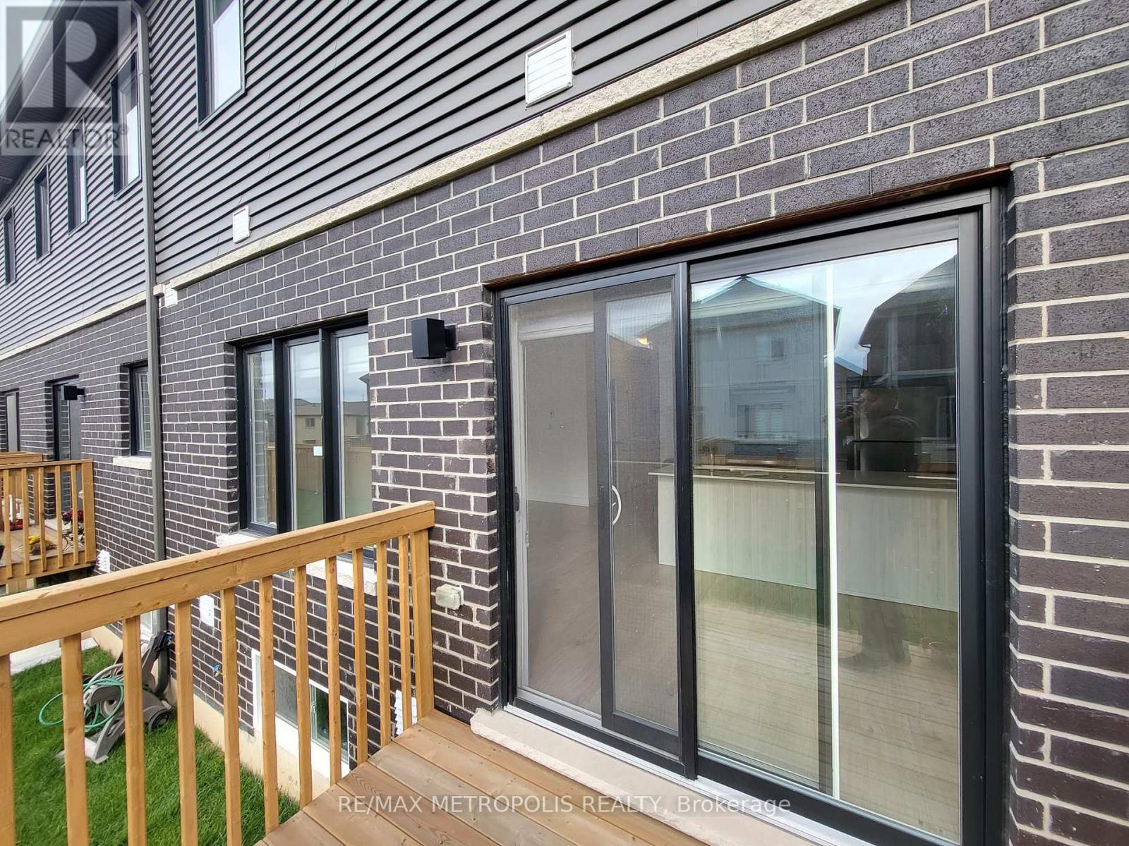 13 Hay Lane, Barrie, Ontario  L9J 0V5 - Photo 13 - S13663630