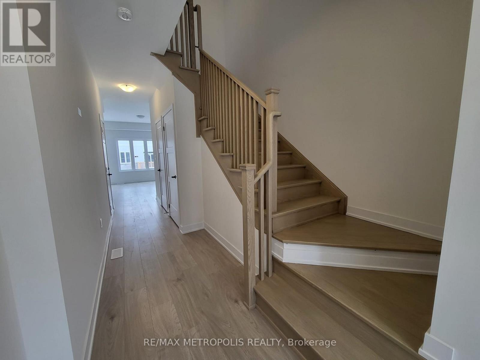 13 Hay Lane, Barrie, Ontario  L9J 0V5 - Photo 4 - S13663630