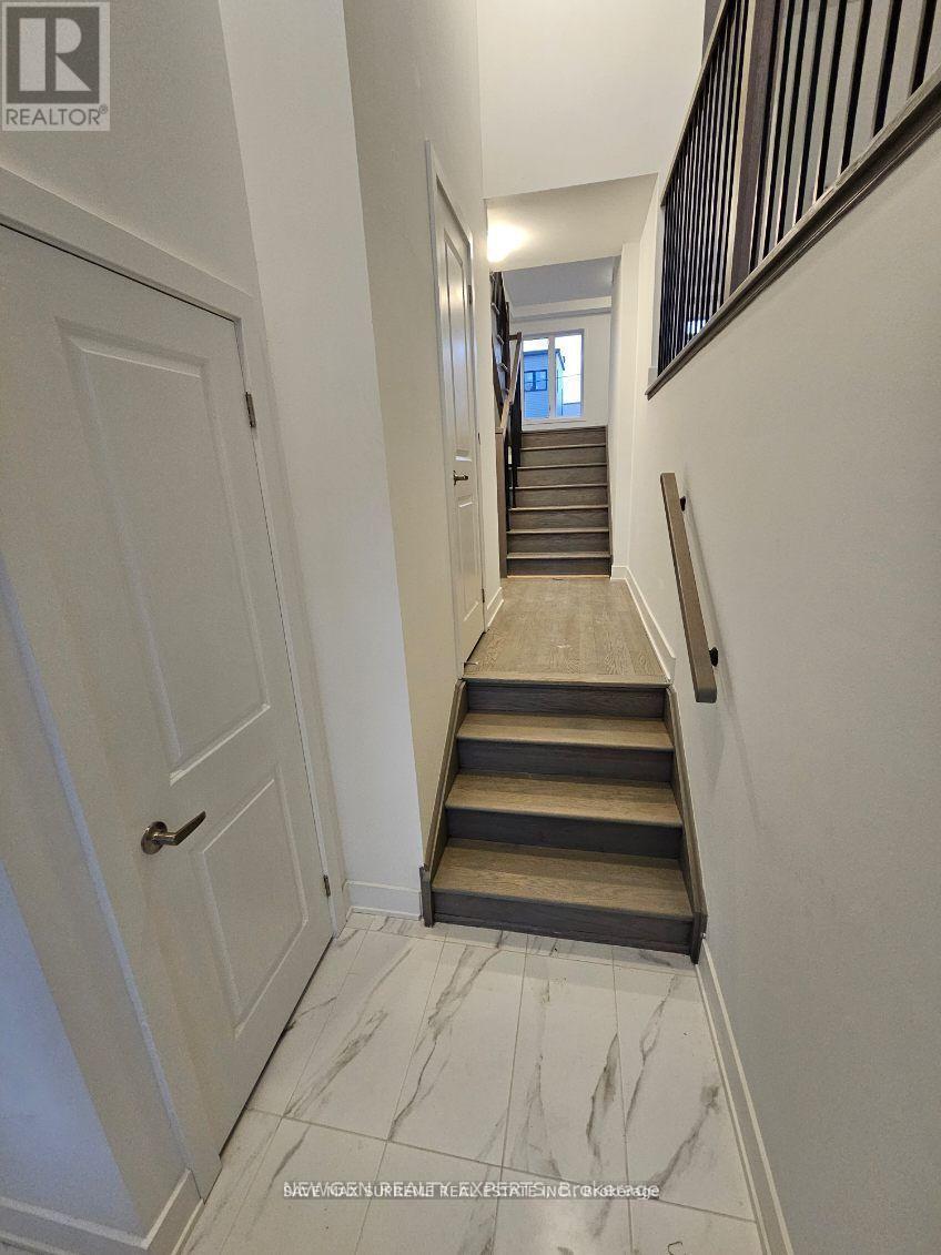 763 Stanstead Path, Oshawa, Ontario  L1K 3G4 - Photo 3 - E13663360