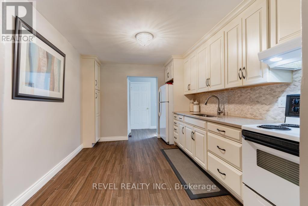 255 Franklin Avenue, Toronto, Ontario  M6P 3Z4 - Photo 13 - W13663436