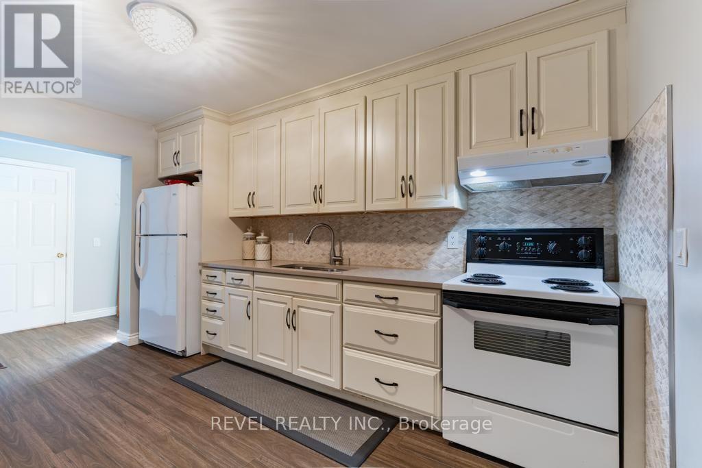 255 Franklin Avenue, Toronto, Ontario  M6P 3Z4 - Photo 15 - W13663436