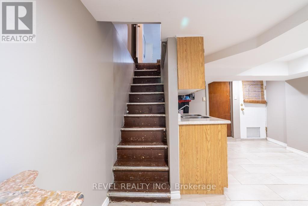 255 Franklin Avenue, Toronto, Ontario  M6P 3Z4 - Photo 33 - W13663436