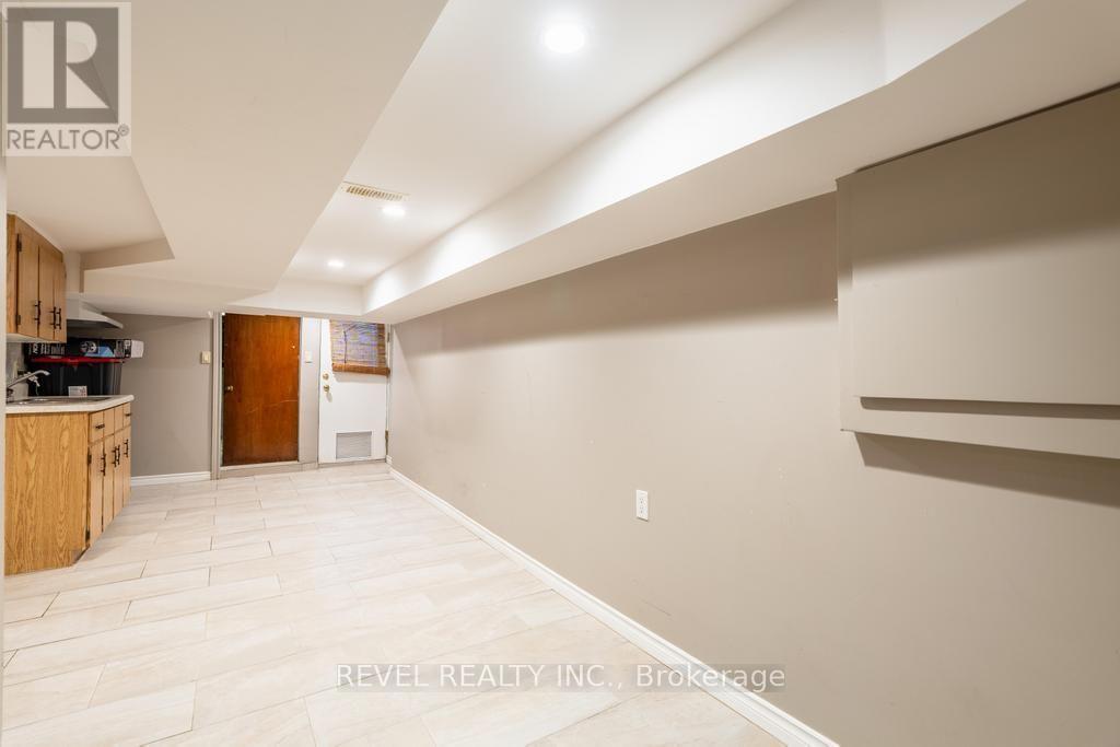 255 Franklin Avenue, Toronto, Ontario  M6P 3Z4 - Photo 37 - W13663436